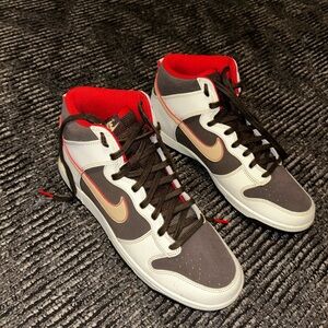 Nike Dunk High Retro